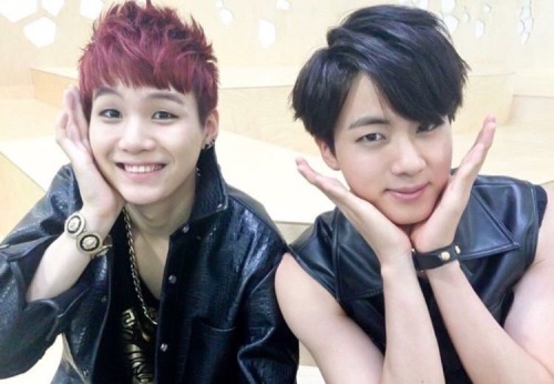 I just tried to find and older photo of them two. 🥲