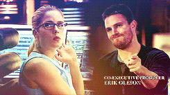 olicitykisses:olicity looking hella married in flarrow (づ｡◕‿‿◕｡)づ