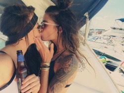 the-inspired-lesbian:  gayestlesbian:  👭   Find yourself a galpal on HER👭