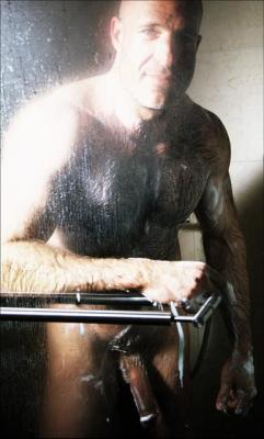 horny-dads:  Daddy under the Shower horny-dads.tumblr.com