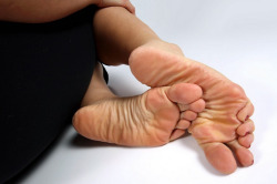 solecityusa:  Lick Every Wrinkle!In appreciation of female feet, arches, toes and soles - http://solecityusa.tumblr.com/
