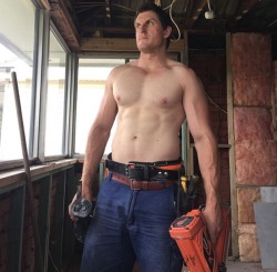 tradieboots:  Just fuck me..! Right here,right