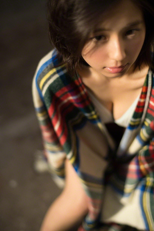 asyoulike:  RINA KOIKE — girlimg_photos_images_girls_女優_太もも_美脚_清純_着衣_黒タイツ_生足_M字_ソックス_尻_パンツ_女子校生_制服 