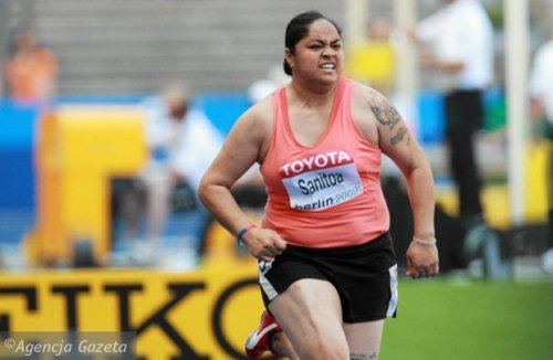 the-exercist:Reclaiming Fitspo: Savannah SanitoaIn August 2009, after failing to qualify in her specialty sport of shot put, Samoan athlete Sanitoa took a wild card entry for the Women’s 100m at the World Athletics Championships in Berlin.Weighing