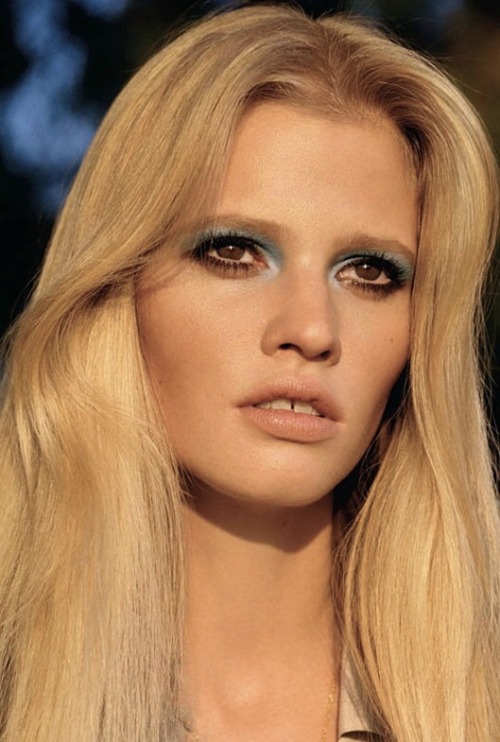 niuniuyork:“The Name of The Game”Lara Stone by Alasdair McLellan for British Vogue, October 2011