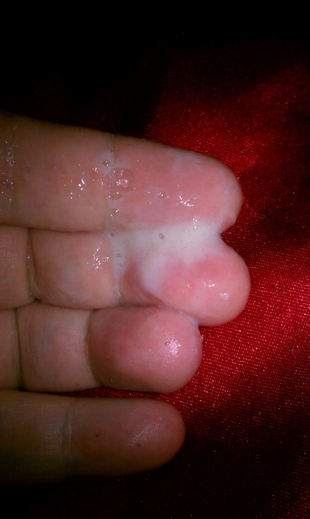 labellaashley69:  Came so hard who wants to lick me dry? :)  