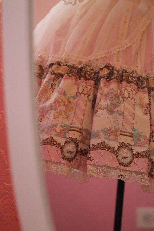pinkspiderhime:Day Dream Carnival in Ivory. The pony’s name Is Jujubee.