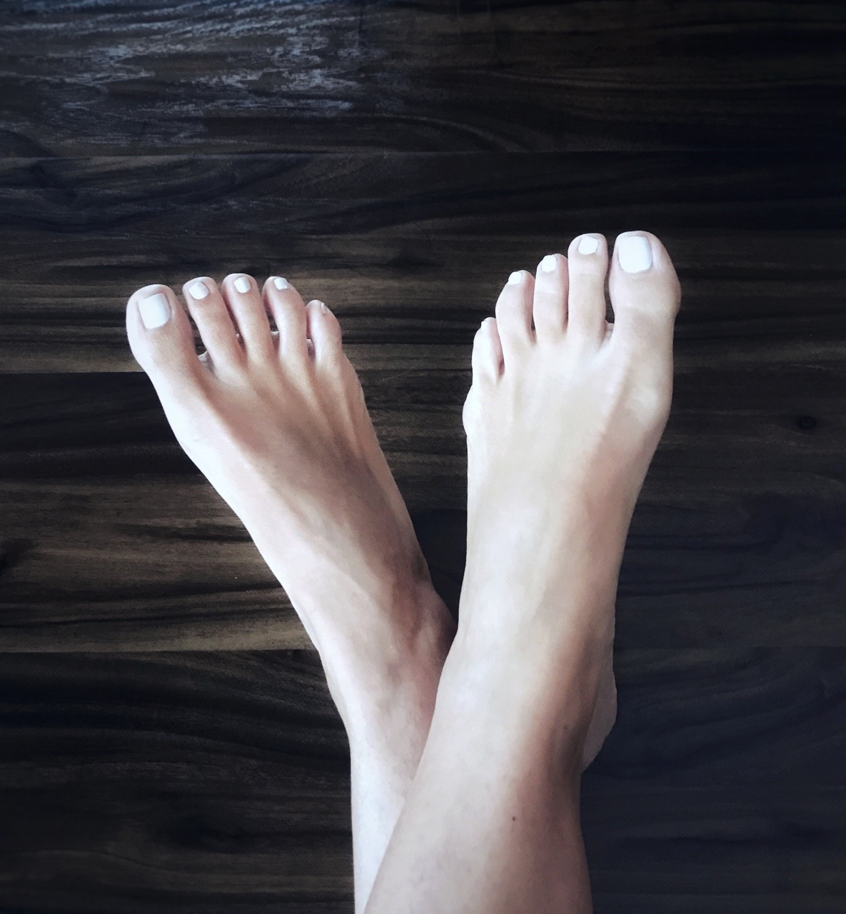 tinyfeetandtoes:  These little toes went to the market. 👣💋