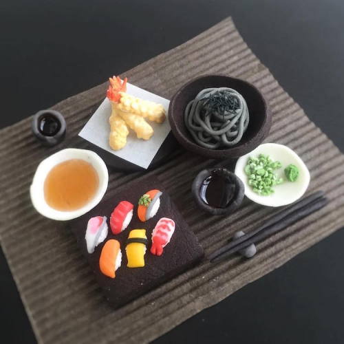 mymodernmet:Exquisitely Detailed Cookies Look Like Tiny Plates of Japanese Food