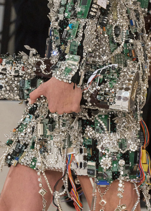 Schiaparelli Spring 2024 Details