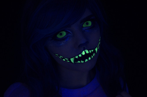megvnmvrie:  laurendemieux:  Did I mention this Cheshire Cat tutorial is UV Glow?  click for youtube video click for Uniqso blogspot review purchase from Uniqso through my affiliate link here  use discount code “arachnocat” for 10% off 