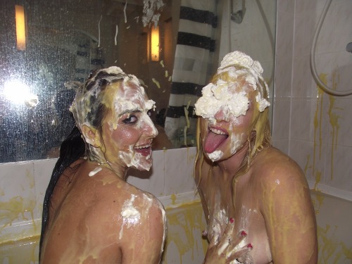 wampicsandgifs:  Axa Jay and Chloe Lovette - Naked Custard/Cream Session (5 of 5) 