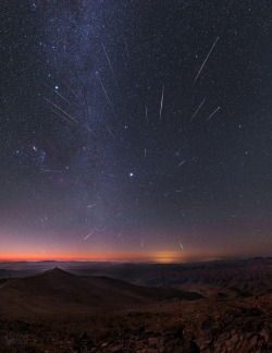 astronomypictureoftheday:   Geminid Meteors over ChileFrom a radiant point in the constellation of the Twins, the annual Geminid meteor shower rained down on planet Earth over the past few weeks. Recorded near the shower’s peak over the night of December