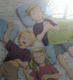 thehollywoodbranch:  WINRY TAKE THAT SIDE