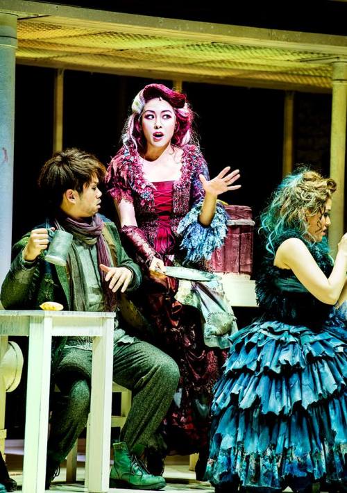 forthegothicheroine:phanwolf:Sweeney Todd 2016 Korean production That is the best Lovett hair I have