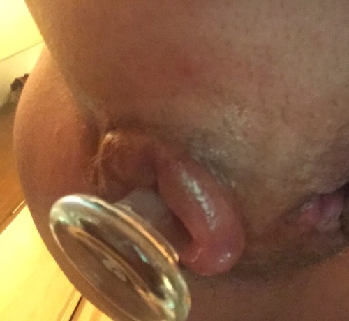 brutalbuttfucking:  kunnylingers:  Ooohhhh feels rather lovely  What have you done to your poor abused asshole? It looks like a permanent prolapse of scar tissue. You’ve put your hole through years of use and abuse huh?