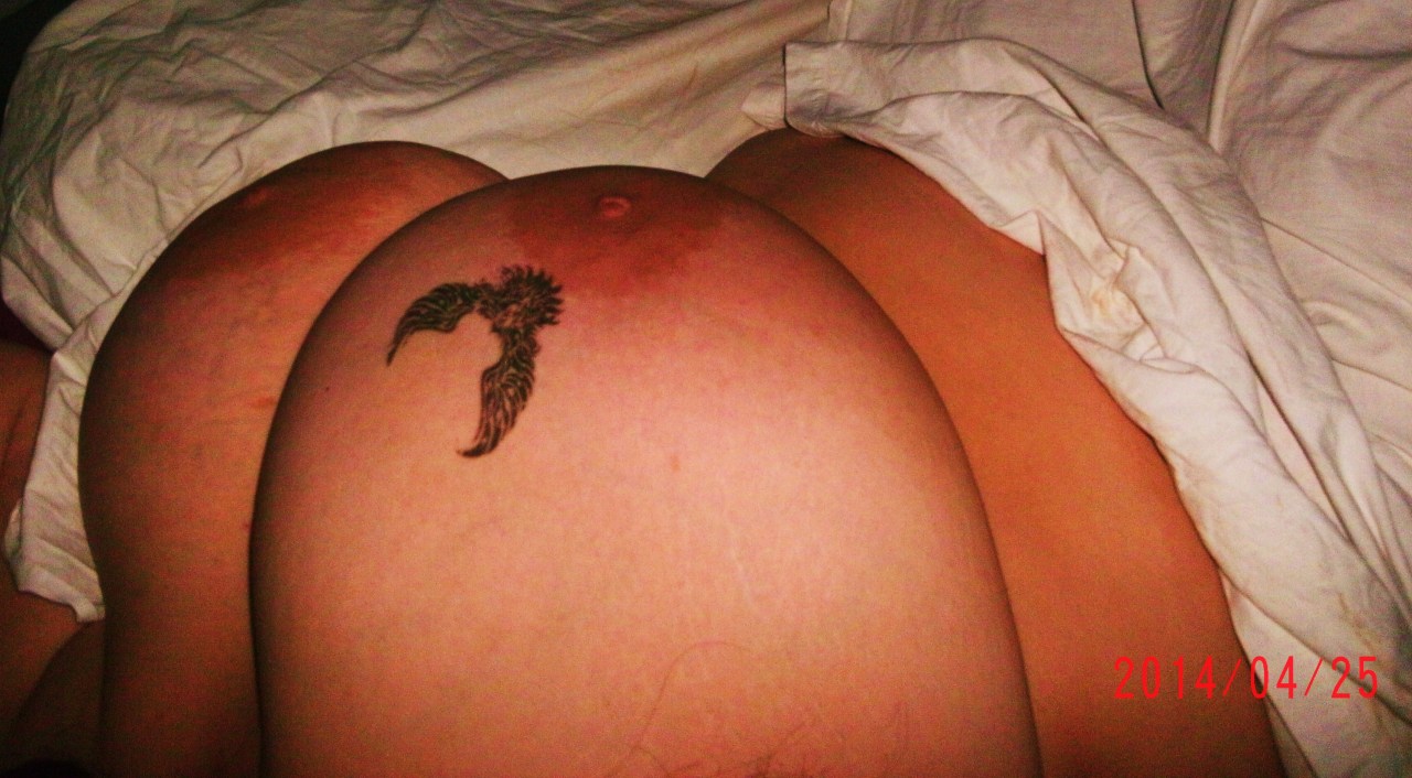 mylonelybreasts:  ~ i have tons of pictures..what do i do with them all