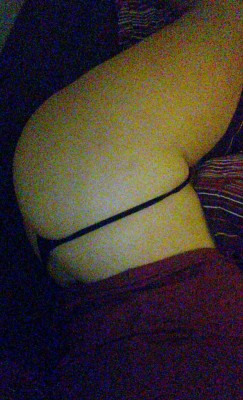 Donteventrytodenyit:  Blurry, But I Love My Butt.