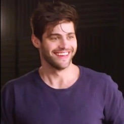 singmetosleepatl:  I miss see Matthew Daddario every week. I miss Shadowhunters!