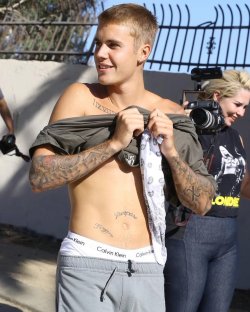 biebergasmcentral:    http://biebergasmcentral.tumblr.com/Justin Bieber NUDES!Justin Bieber SHIRTLESS PICS!Justin Bieber FAKES! Justin Bieber SELFIES!Follow: http://biebergasmcentral.tumblr.com/   