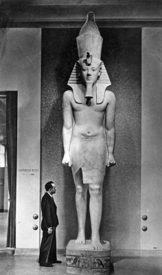 grandegyptianmuseum:  Monumental pharaoh statue     A 17-foot tall   quartzite   statue of king Tutankhamun. Orignally from the Temple of Aye and Horemheb, ca. 1334 BC. Medinet Habu, West Thebes.Oriental Institute Museum, University of Chicago, 1935