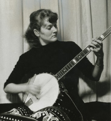 wequeenofthefleet:peggy seeger. porn pictures