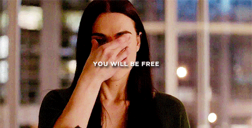 lenakluthor:I trust in technology. Not people. Not anymore.