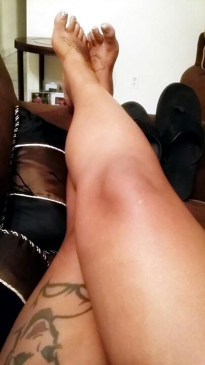 swagjack501:  @ZeeSoFlyy: 💅👣 #TallGirlsClub RT @DJZeeti: twitpic a white toes