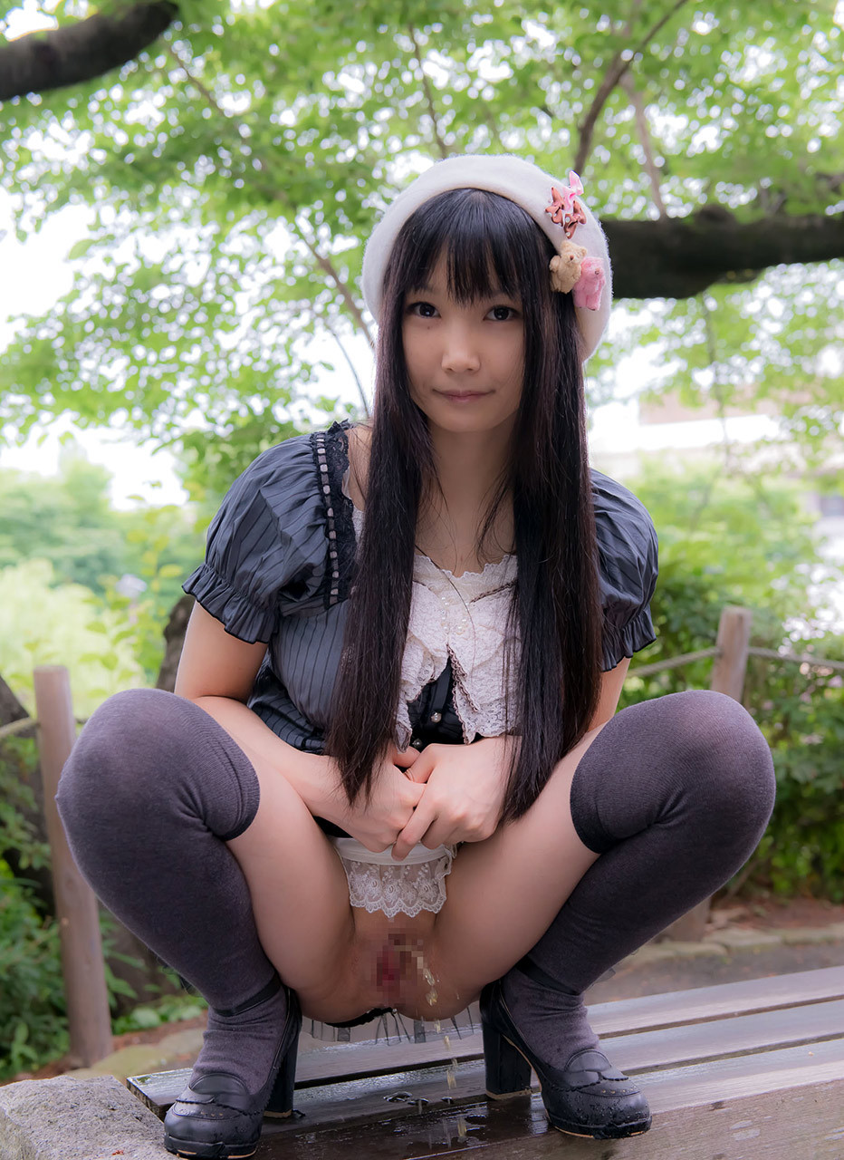 cosplaygirl:着エロコスプレイヤーlenfriedがROMで完全におま●こ丸出しクパァしていた