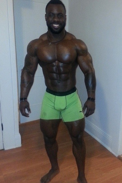 blkbugatti:  darkchocolatemen:  charlibal:  Who loves muscles ???  DARK SMOOTH CHOCOLATE http://darkchocolatemen.tumblr.com/  Wow 