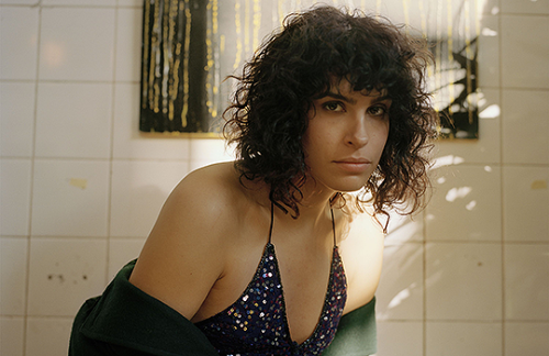 Desiree Akhavan photographed by Tereza Cervenova for The Bisexual (2018).