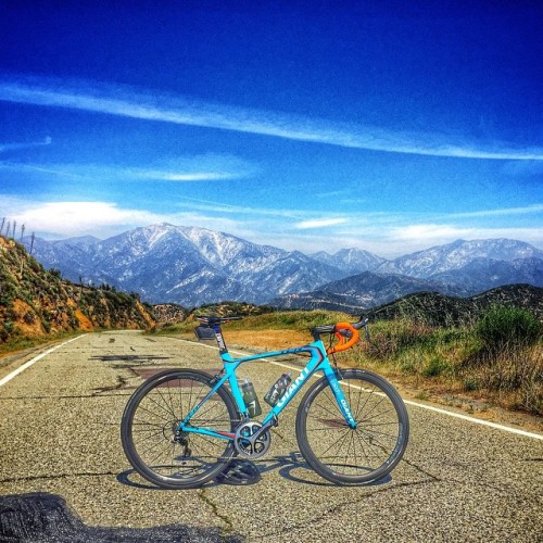 pedalitout: Fabled Glendora Ridge Road —- #skratchlabs #empirebikes by eolsen813 ift.tt/1IktE