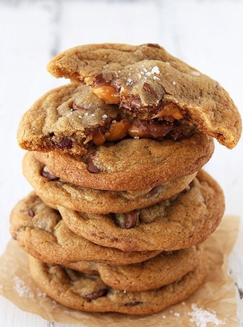 huffposttaste:  In defense of the classic chocolate chip cookie.  YUM
