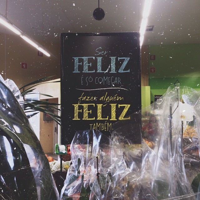 zoiodlula:  &ldquo;Ser feliz é só começar a fazer alguém feliz também.&rdquo;