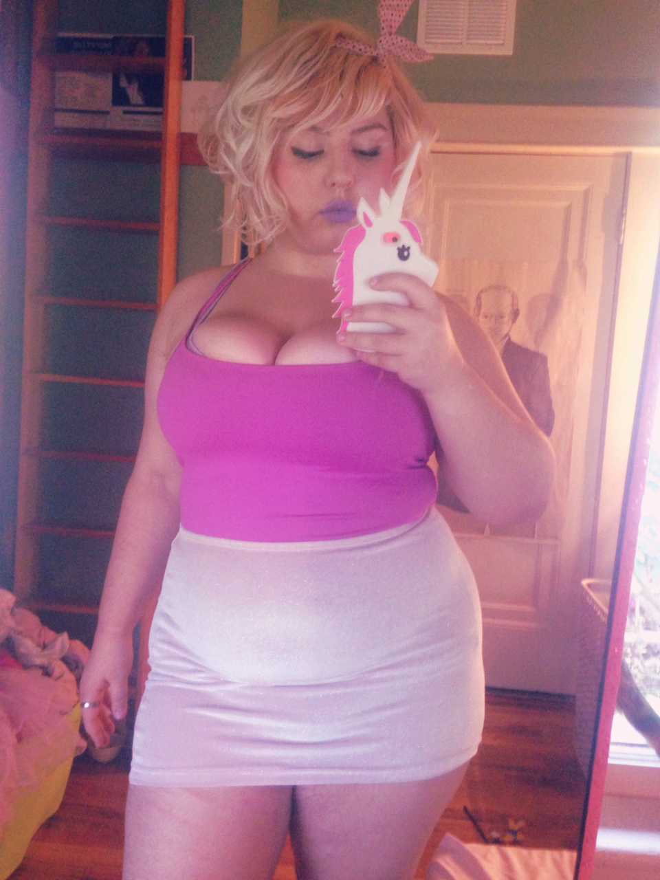 elliebeanz:  just in case u forgot it is very cool and good to have a big belly and