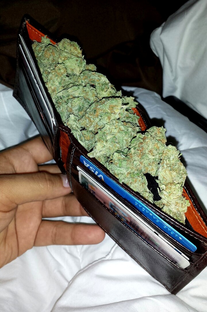 thabblog:  oh shit forgot my wallet 