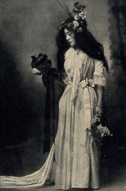 carolathhabsburg:Sada Yacco as Ophelia. Japan, 1904