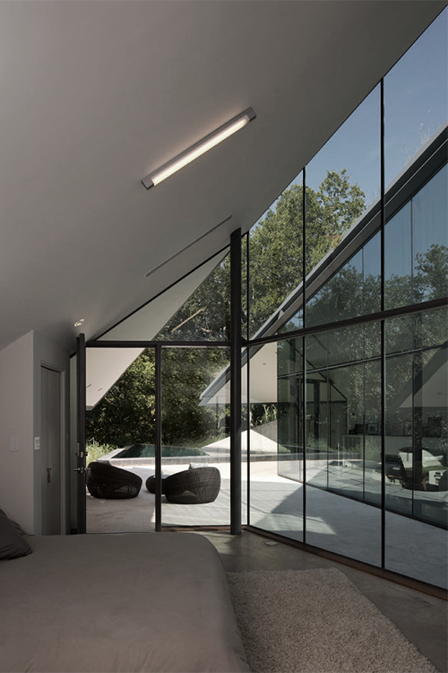 wearevanity:  The Edgeland house 