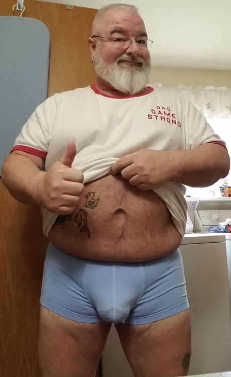 silverbadbear: redhotchillipecker: fuzzchub:Love that bulge! Oh daddy Gorgeous daddy You’re 