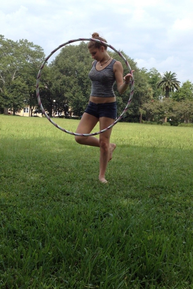 just-l-o-v-e-l-y-darling:  Hoopin in the park today~