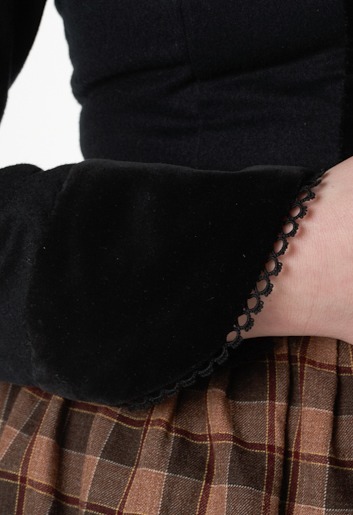 Peysuföt 19th CenturyThe Peysuföt are black woollen clothes commonly worn by women in the 