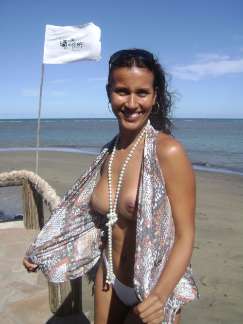recently-divorced-milfs:  Do you like my pic? Wanna chat? Click Here