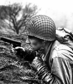 ultimate-world-war-ii:U.S. Army Ranger training with a Colt .45 M1911 (Achnacarry, Scotland - 1943/1944)