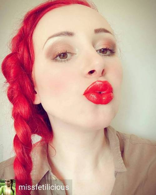 Credit to @missfetilicious : Big kiss to al my amazing fans and friends! Love you all! #red #redhai