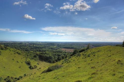 The Downs and The Weald.The Downs of Kent and Sussex are a quintessential example of English landsca