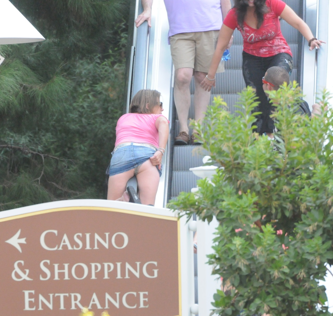 sin-city-sights:Girls slide down handrails everywhere. It’s just that here in Vegas