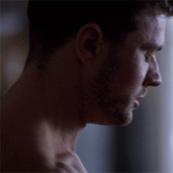 hotmengifs:    Ryan Phillippe as Ben Crawford in the pilot of Secrets and Lies.