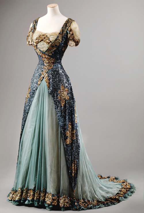 vintagegal:Gala Dress c. 1905 - 1910