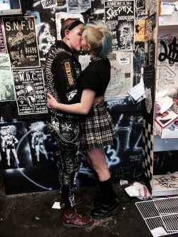 the-inspired-lesbian:  lyd and liz gay power punx 