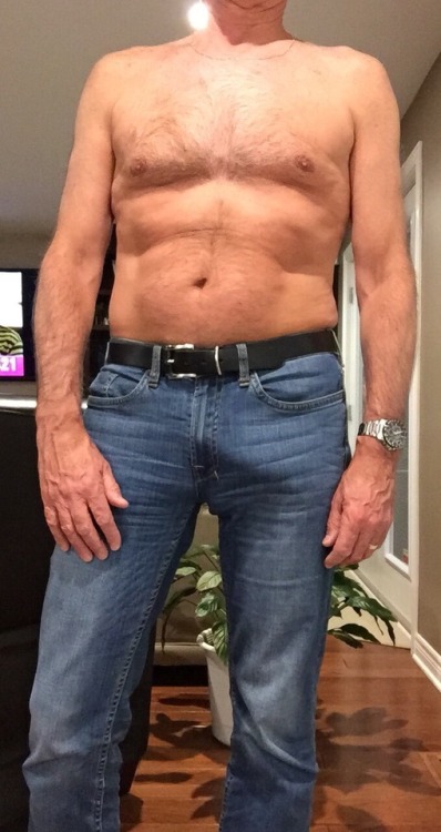 Mature Bottom Bear Looking for Older Tops
